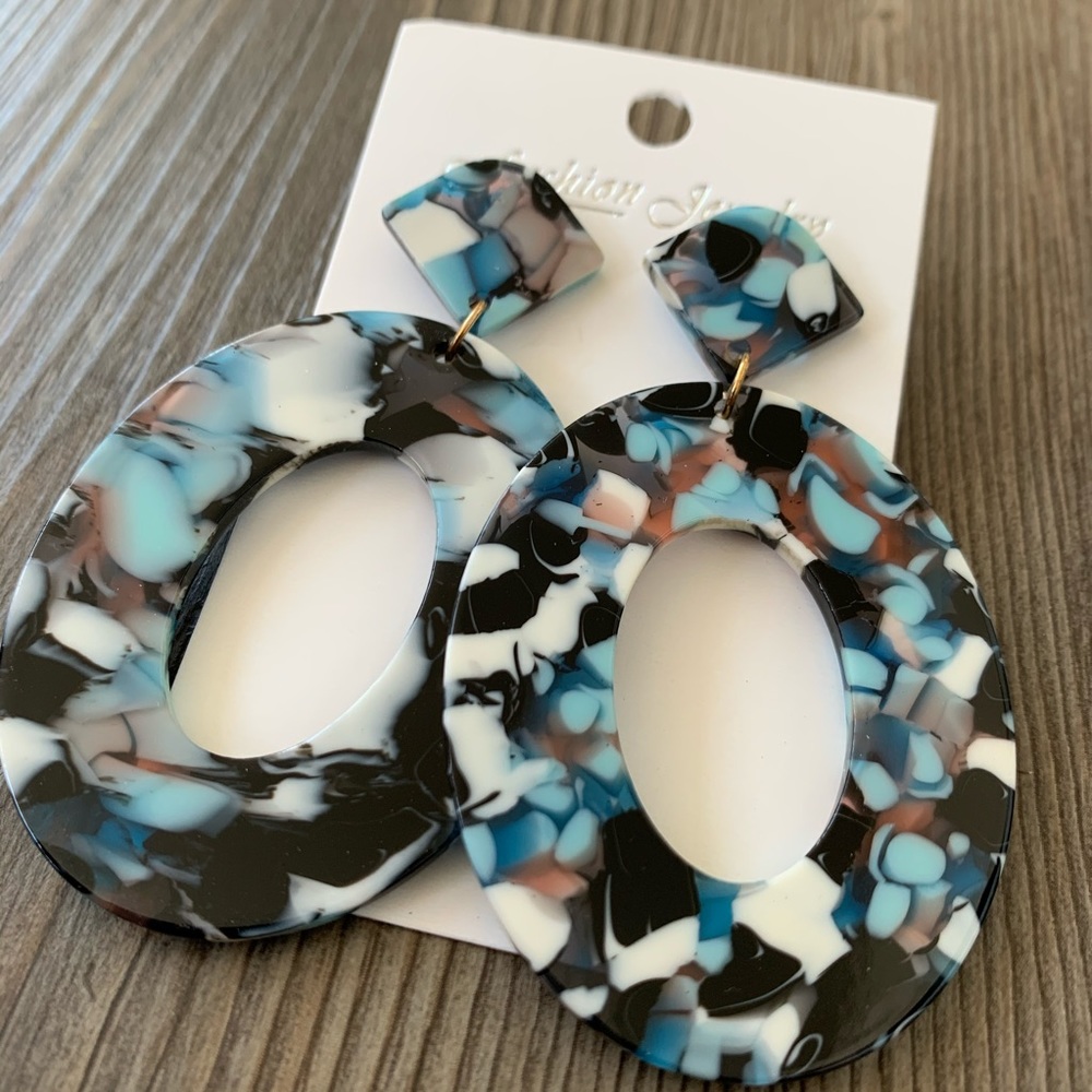 Acrylic Statement Earring - Picture 2 of 3